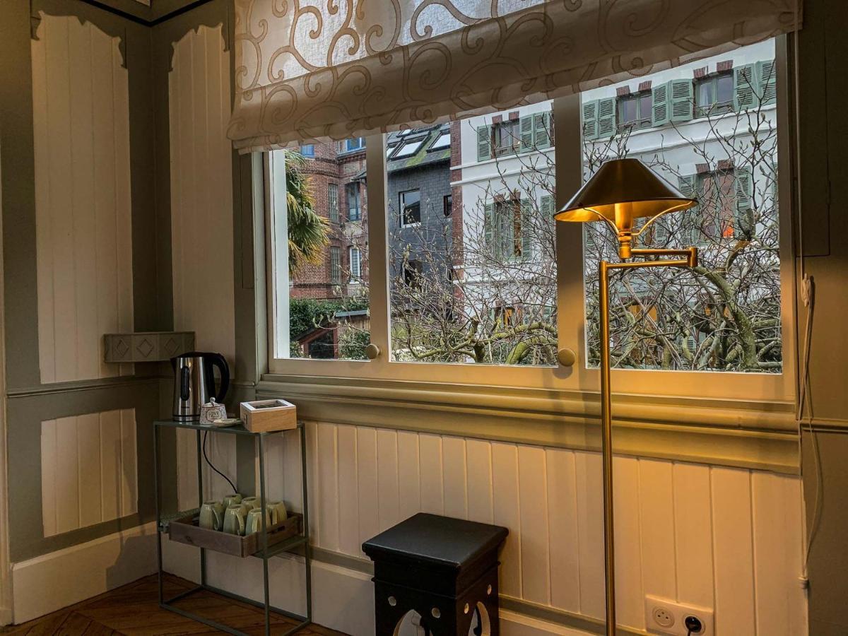 옹플뢰르 La Petite Folie B&B 외부 사진
